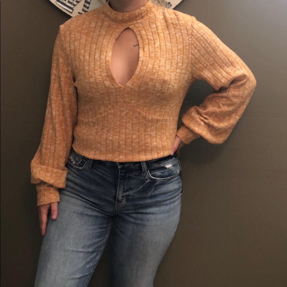 Long sleeved top